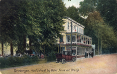10041 Gezicht op de voorgevel van het hotel De Prins van Oranje (Hoofdstraat) te Driebergen uit het oosten.N.B. Vanaf ...